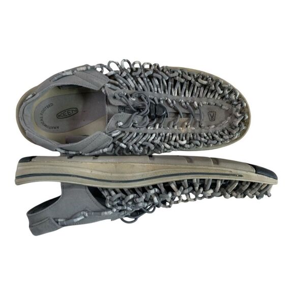 KEEN UNEEK Sandals in Light Gray Size 13 - Picture 4 of 8